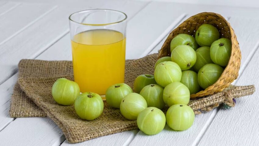 Drink Amla Juice On Empty Stomach For These Wonderful Benefits